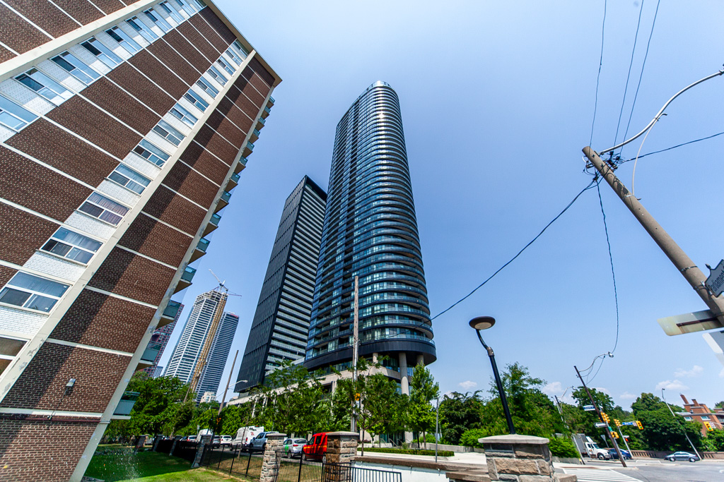 2924-585-bloor-st-e-toronto-3