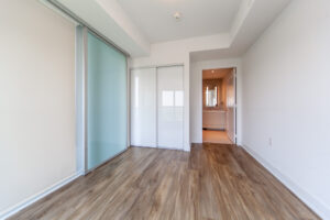 2924-585-bloor-st-e-toronto-32
