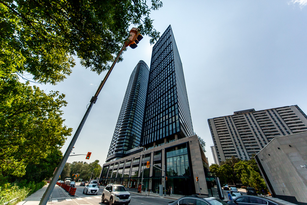 2924-585-bloor-st-e-toronto-40