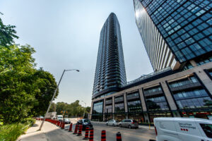 2924-585-bloor-st-e-toronto-41