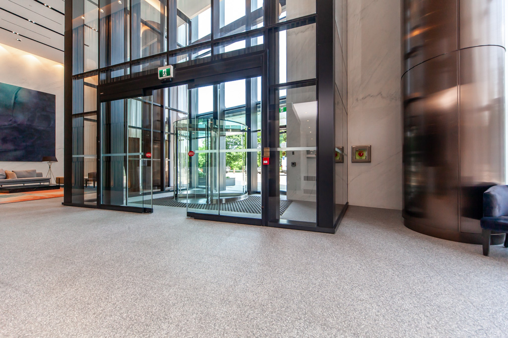 2924-585-bloor-st-e-toronto-5