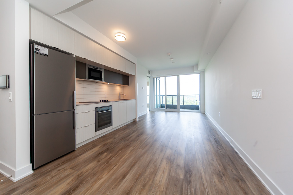2924-585-bloor-st-e-toronto-9