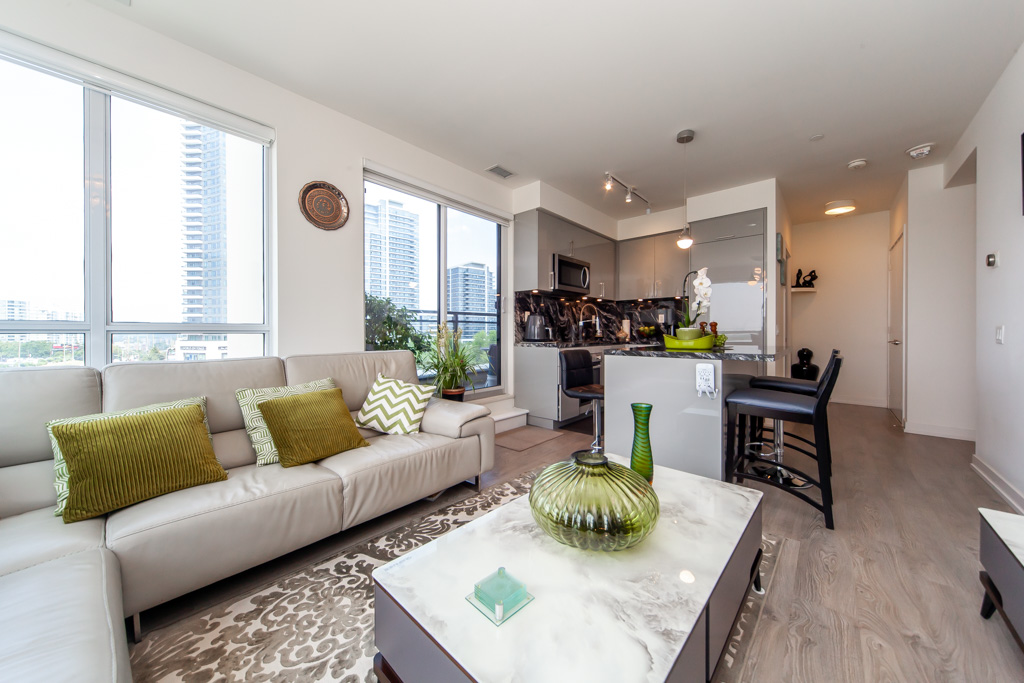 502-1-grandview-ave-thornhill-12