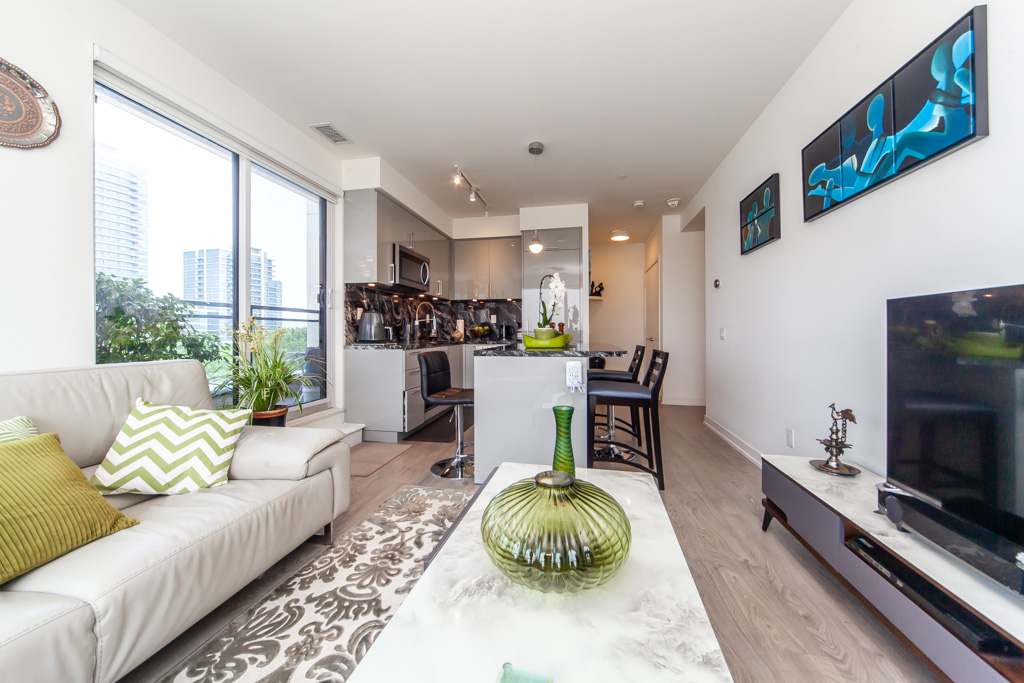502-1-grandview-ave-thornhill-13