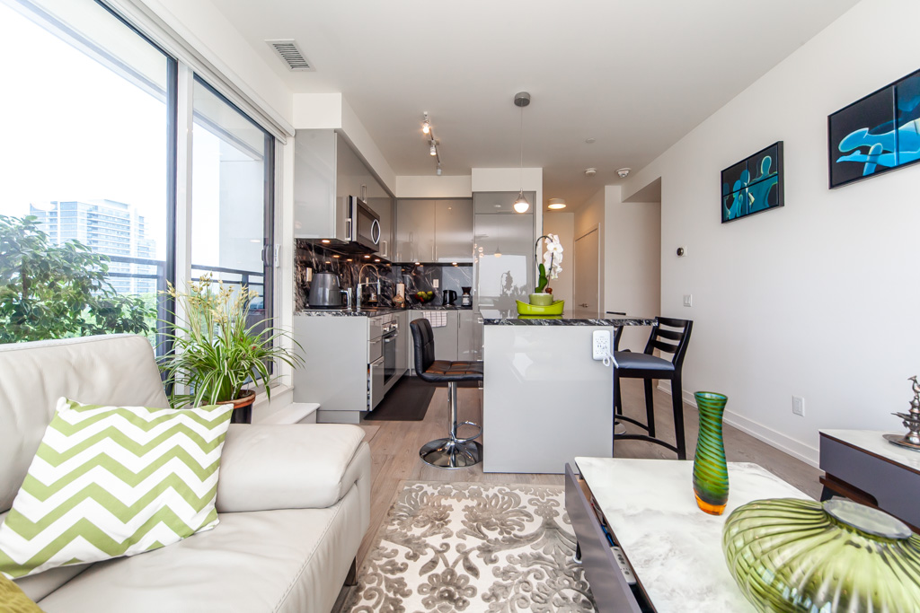 502-1-grandview-ave-thornhill-14
