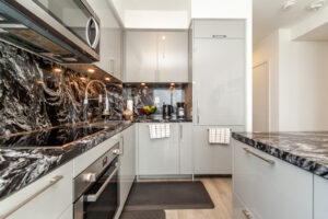 502-1-grandview-ave-thornhill-18