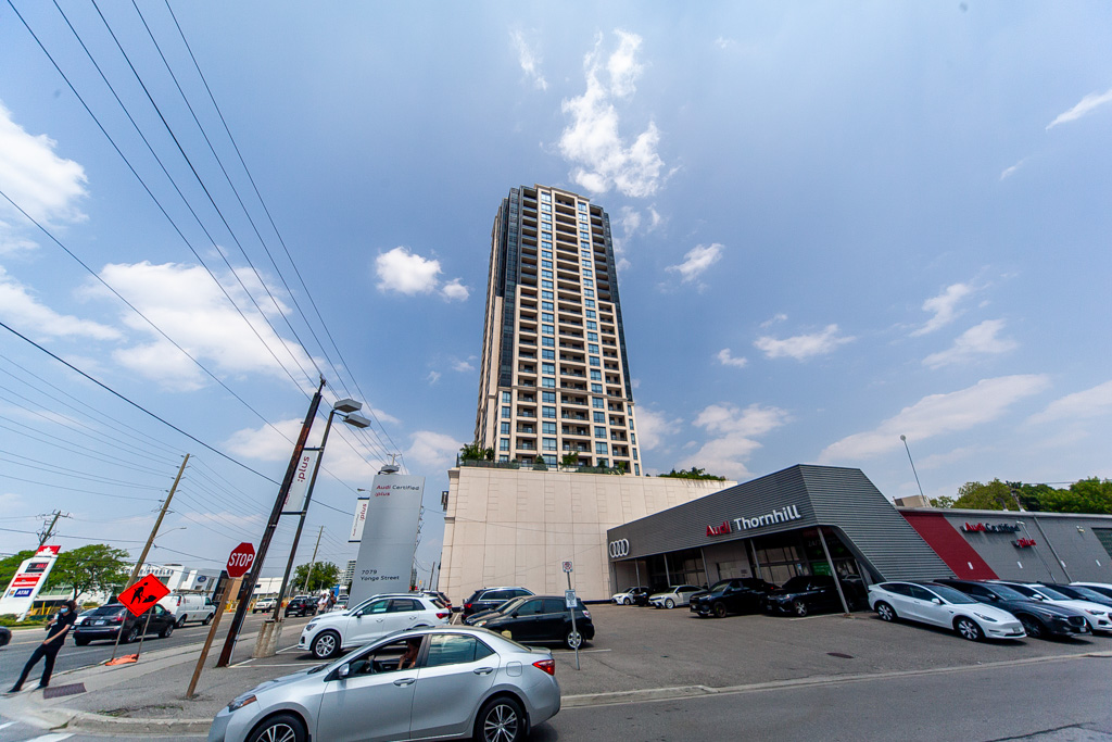 502-1-grandview-ave-thornhill-2