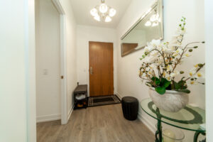 502-1-grandview-ave-thornhill-21
