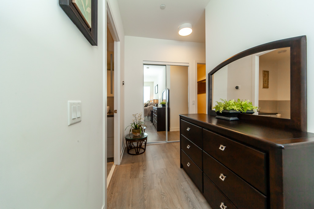 502-1-grandview-ave-thornhill-25