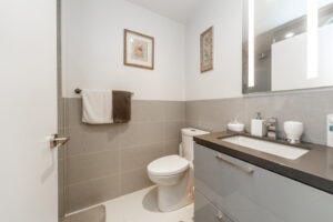 502-1-grandview-ave-thornhill-26