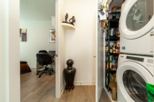 502-1-grandview-ave-thornhill-34