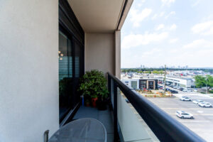 502-1-grandview-ave-thornhill-38