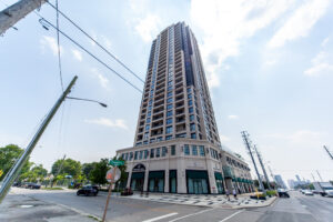 502-1-grandview-ave-thornhill-4