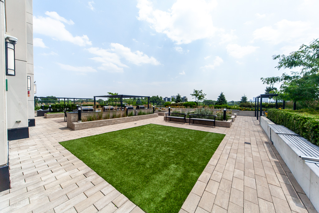 502-1-grandview-ave-thornhill-43