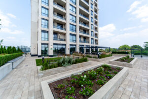 502-1-grandview-ave-thornhill-45
