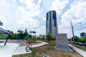 502-1-grandview-ave-thornhill-52