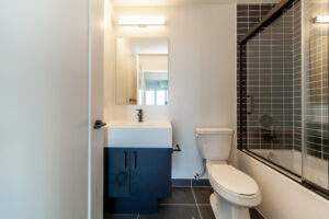 710-280-dundas-st-w-toronto-36