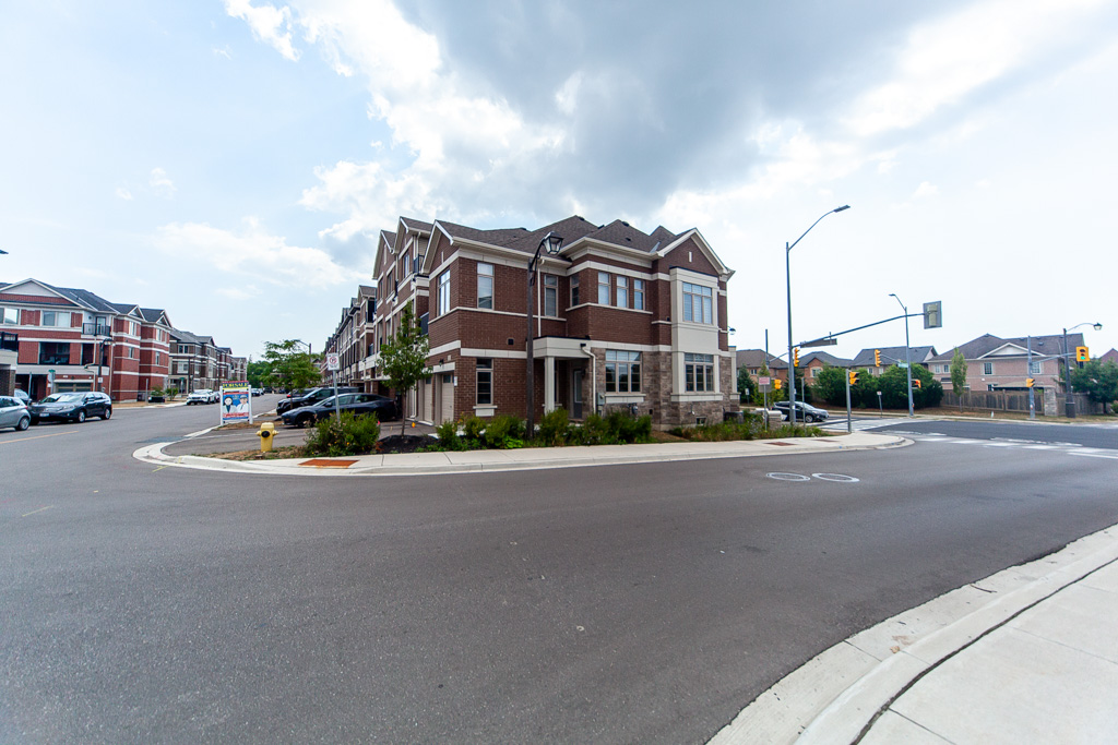 1-carneros-way-markham-1