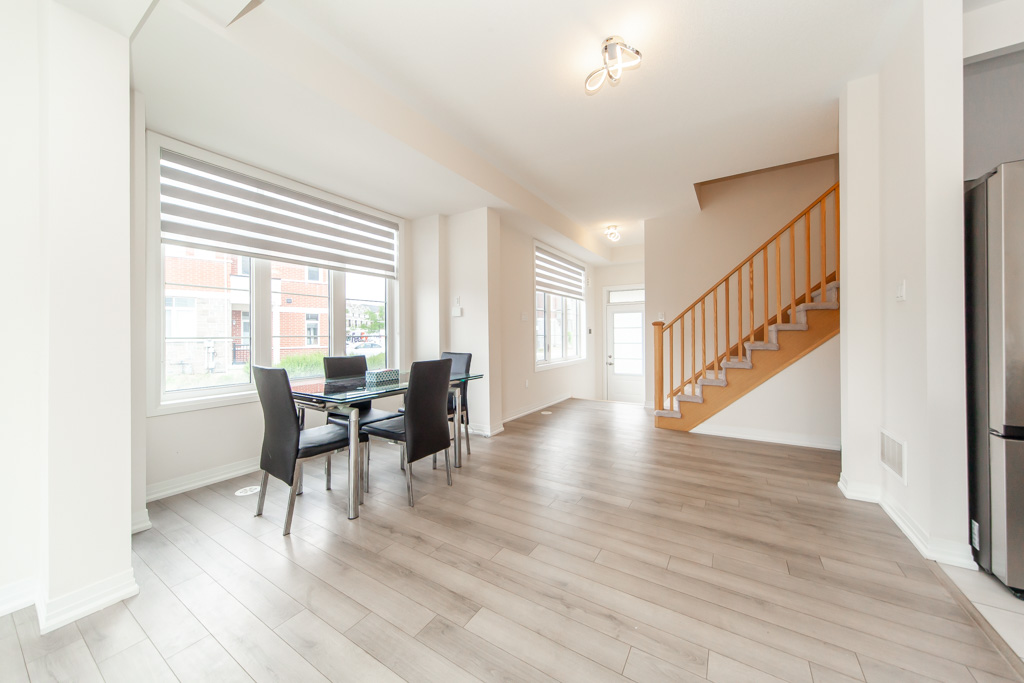 1-carneros-way-markham-20