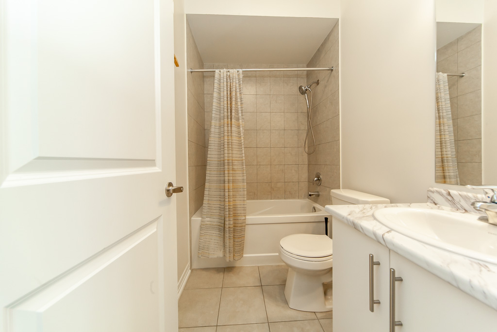 1-carneros-way-markham-50