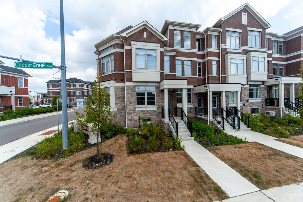 1-carneros-way-markham-53