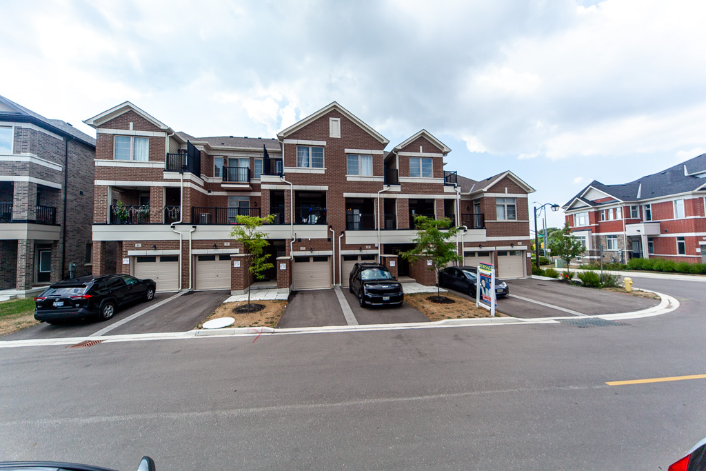 1-carneros-way-markham-54