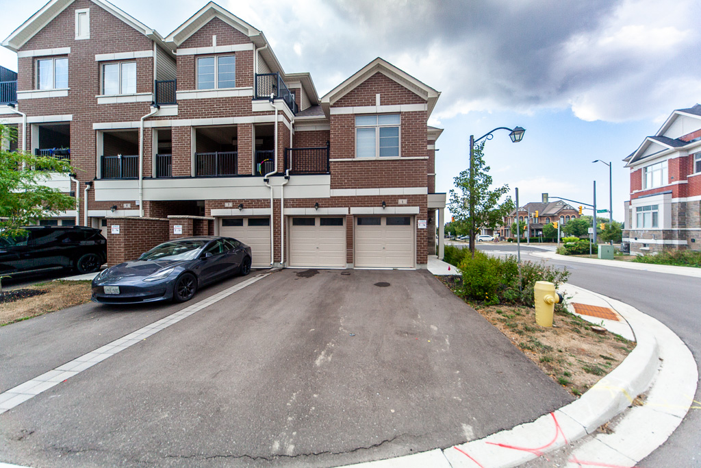 1-carneros-way-markham-55