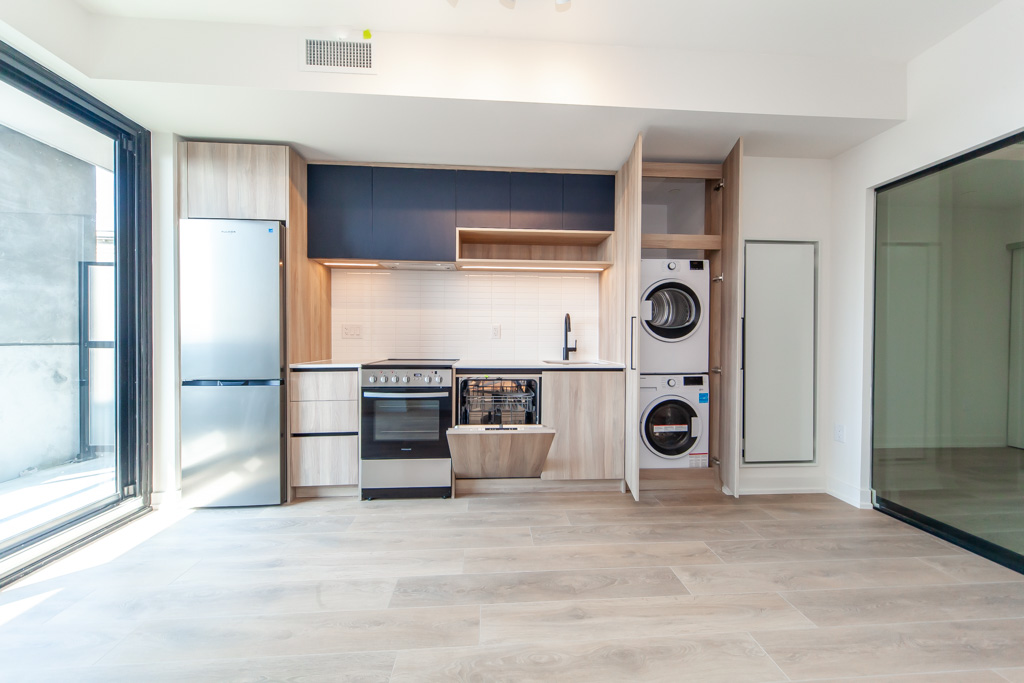1406-181-sterling-rd-toronto-16