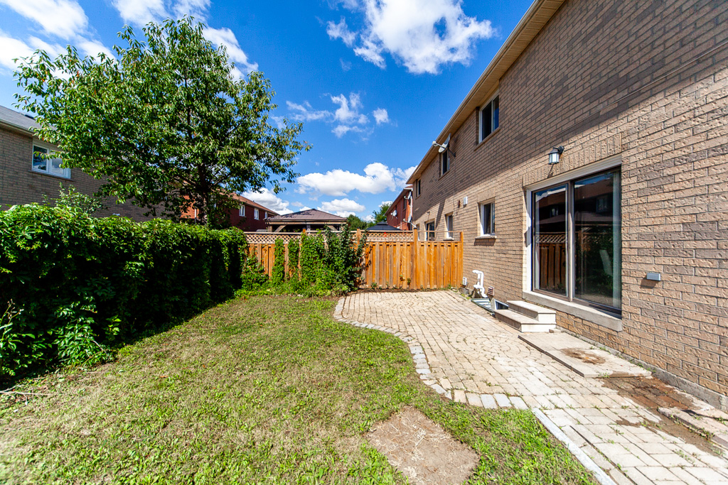 25-morning-dew-cres-brampton-47