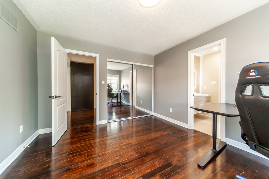 3901-early-settler-row-mississauga-39