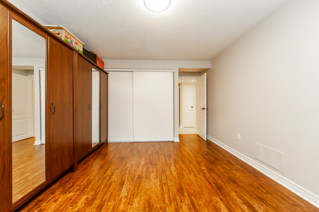 3901-early-settler-row-mississauga-50