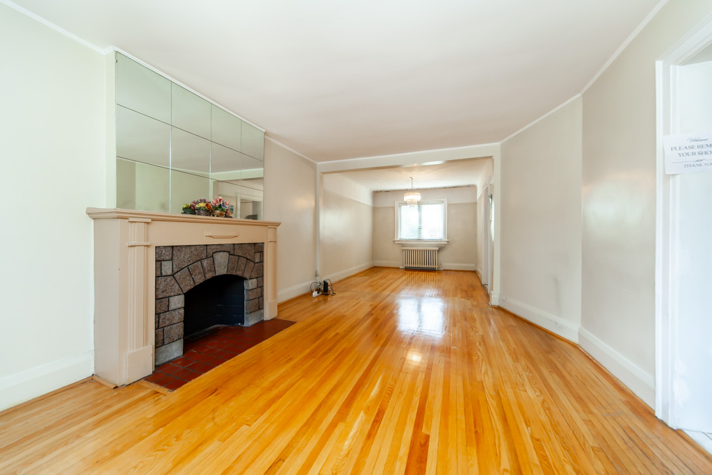 419-mortimer-ave-toronto-12