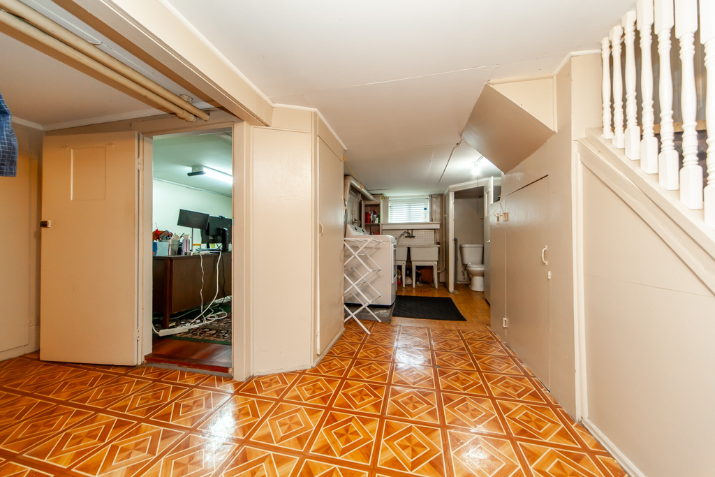 419-mortimer-ave-toronto-38