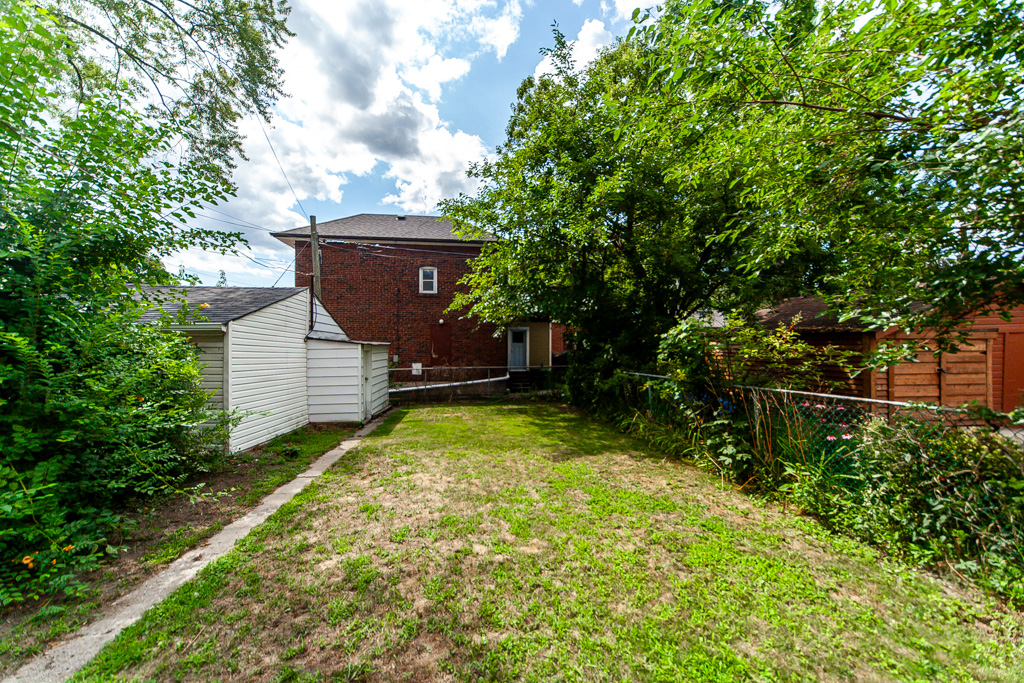 419-mortimer-ave-toronto-46