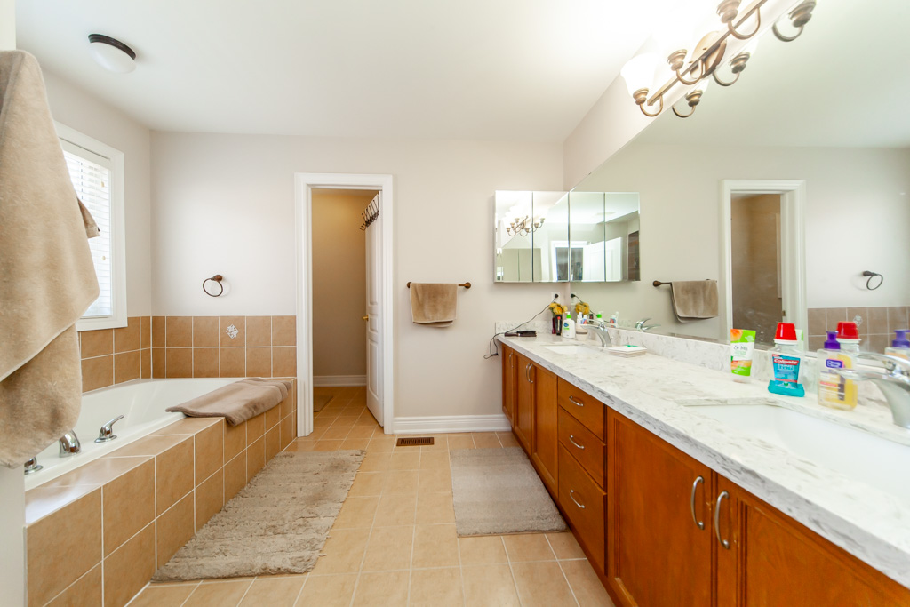 83-ampezzo-ave-vaughan-28