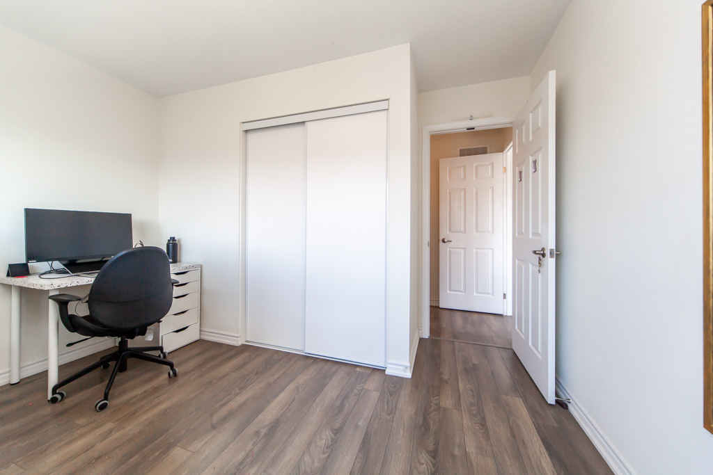 12-250-lagerfeld-dr-brampton-42