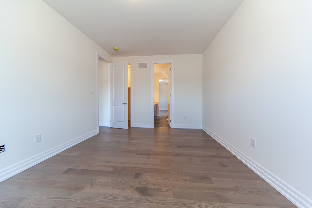 34-silver-creek-dr-vaughan-47