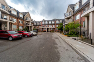 36-02-2420-baronwood-dr-oakville-1