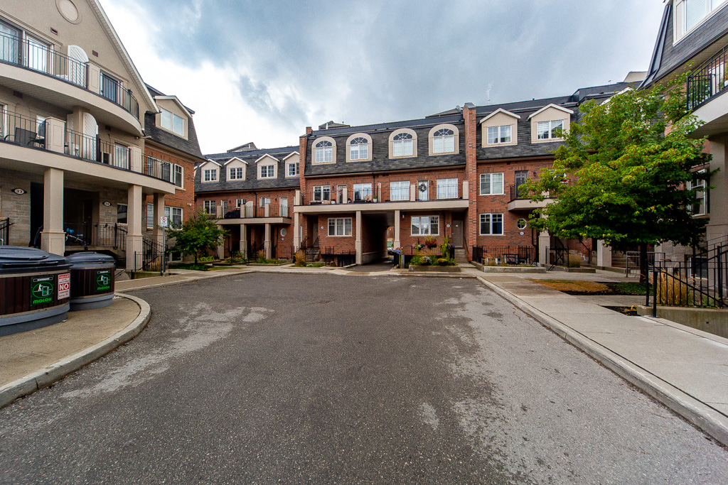 36-02-2420-baronwood-dr-oakville-2