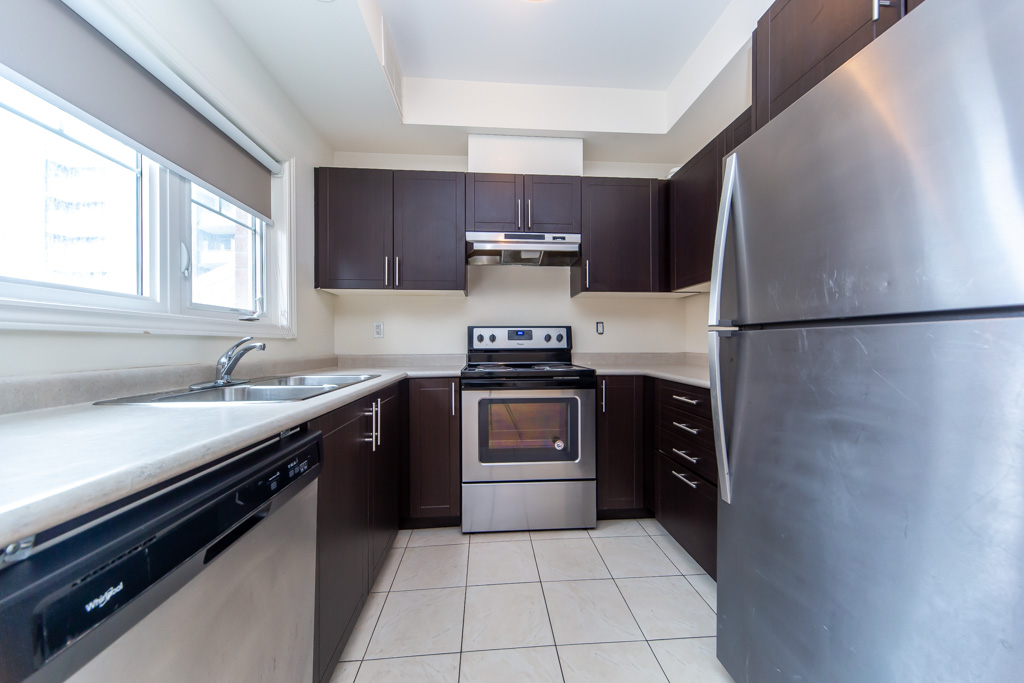 36-02-2420-baronwood-dr-oakville-21