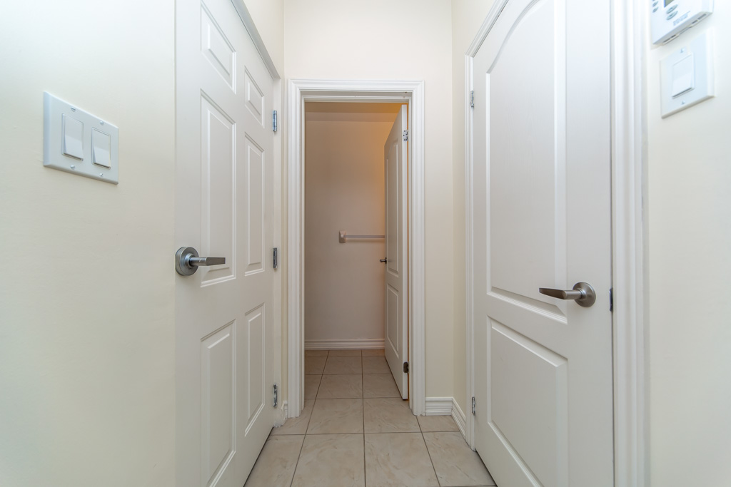 36-02-2420-baronwood-dr-oakville-22