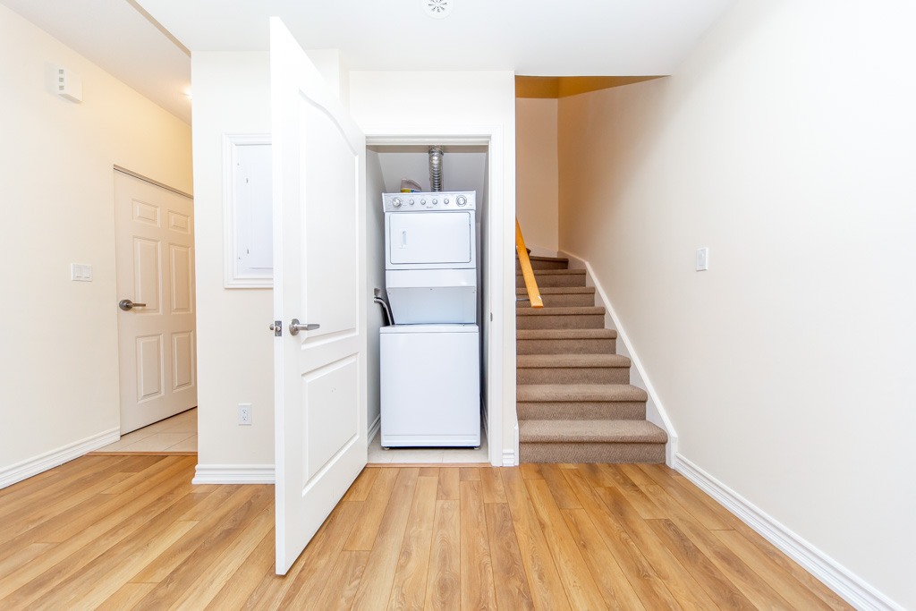 36-02-2420-baronwood-dr-oakville-24