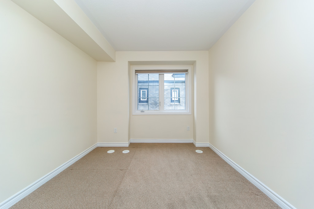 36-02-2420-baronwood-dr-oakville-36