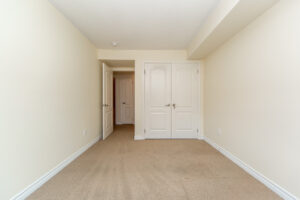 36-02-2420-baronwood-dr-oakville-37
