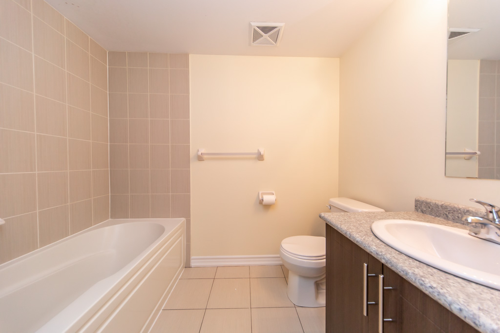 36-02-2420-baronwood-dr-oakville-38