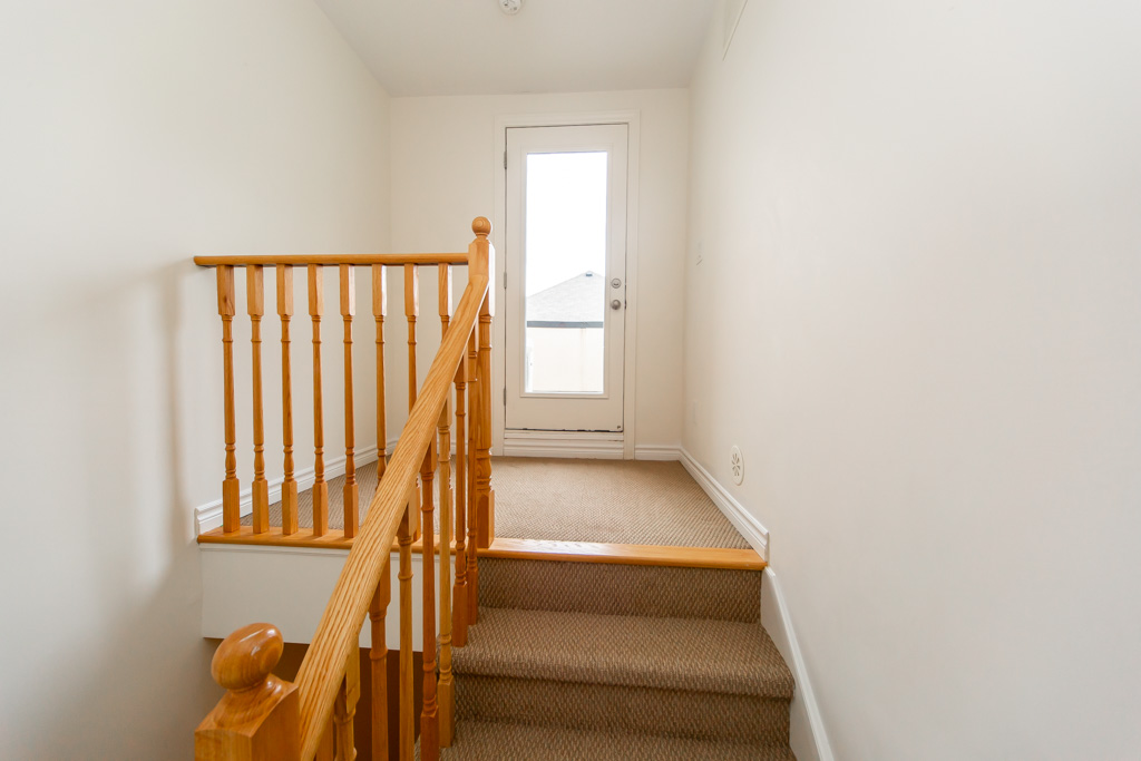36-02-2420-baronwood-dr-oakville-40