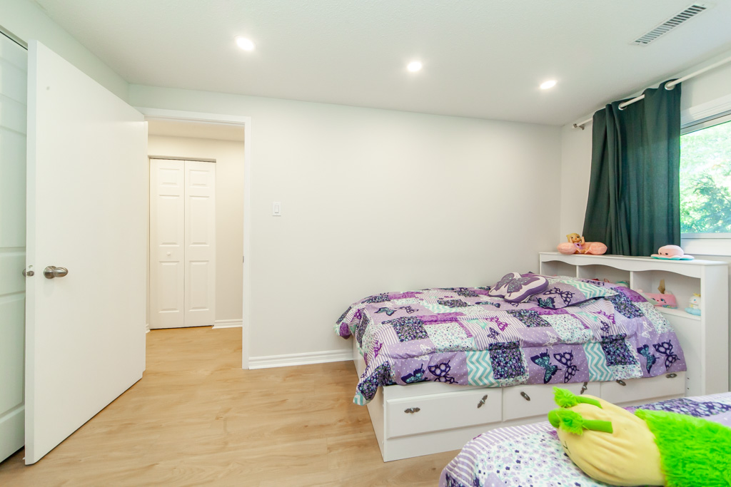 88-2050-upper-middle-rd-burlington-38