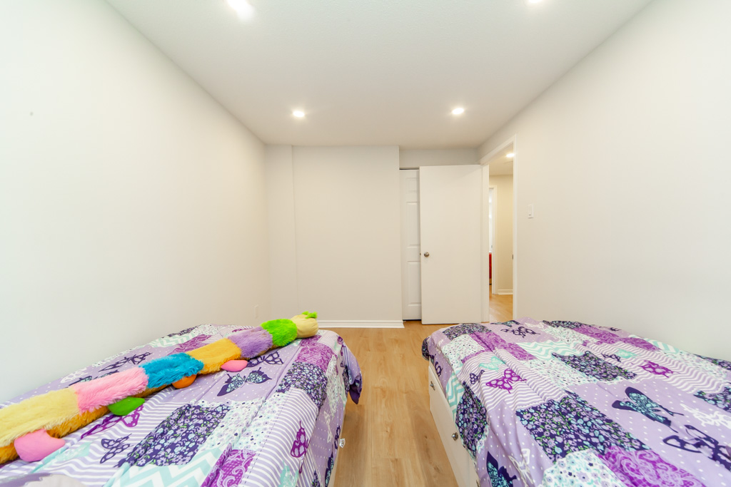 88-2050-upper-middle-rd-burlington-39