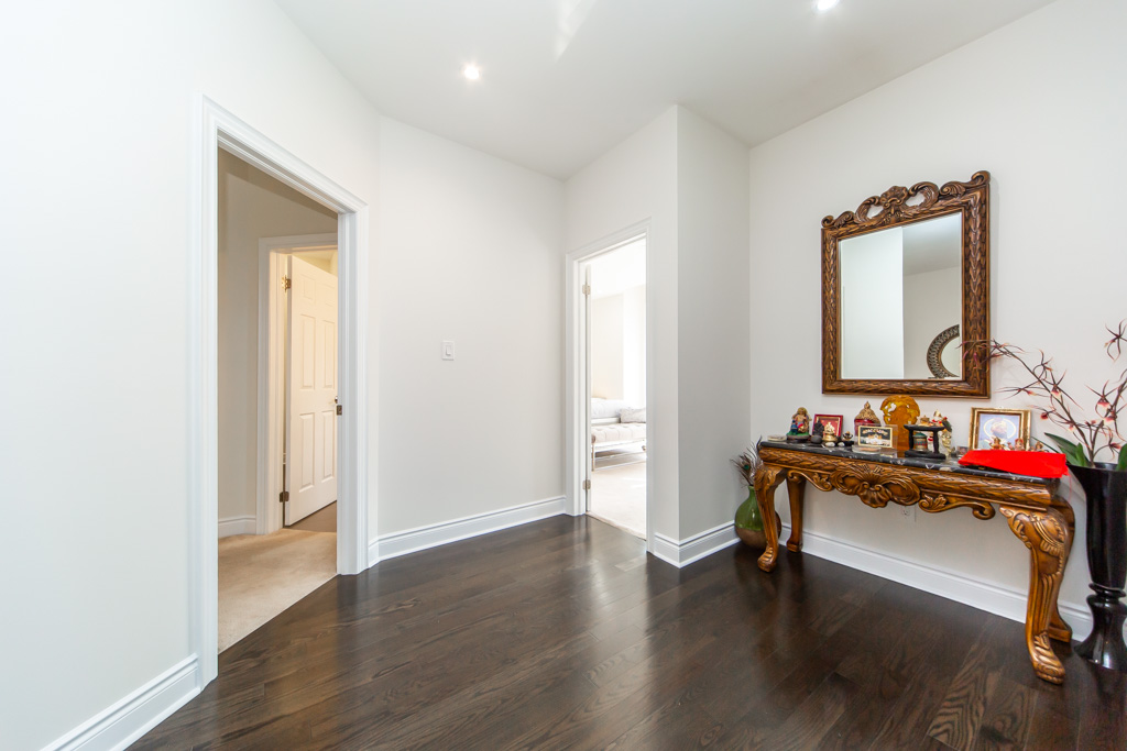 37-royal-west-dr-brampton-36