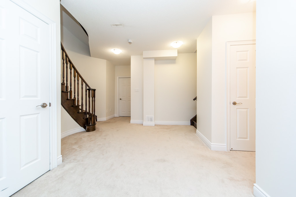 37-royal-west-dr-brampton-43